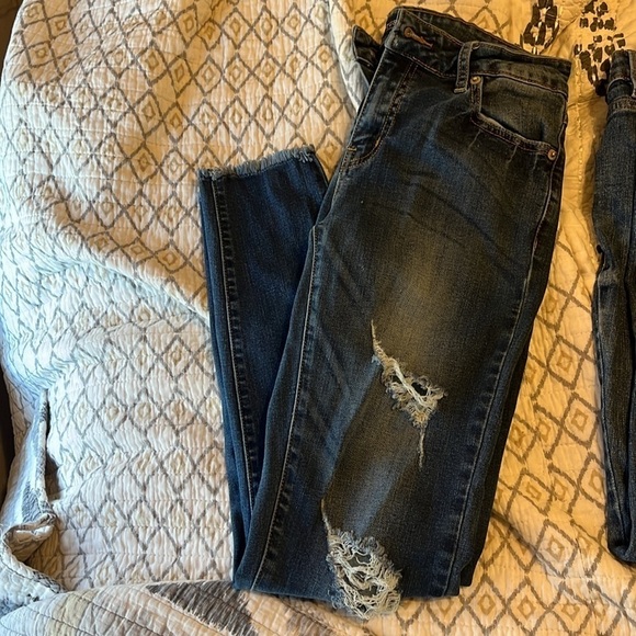 JUST USA, distressed skinny - Picture 3 of 5